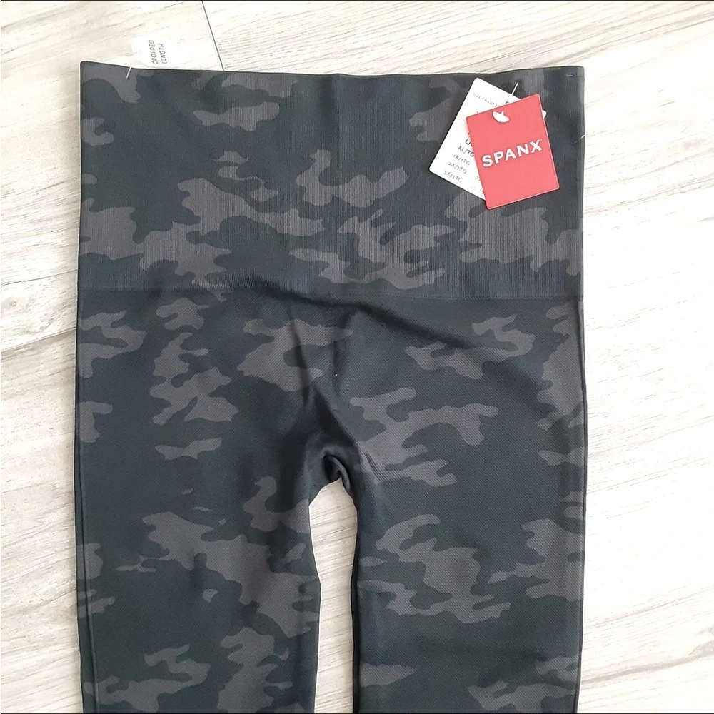 SPANX Camo Women Leggings ( M ) - Picture 5 of 7